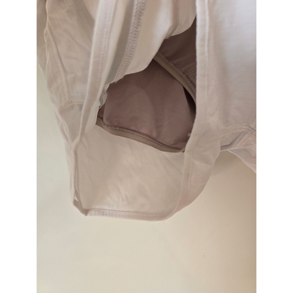 Lululemon Hotty Hot High-Rise Lined Short 2.5 White Size 4 Running Shorts - Picture 9 of 13